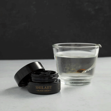 Shilajit being dissolved