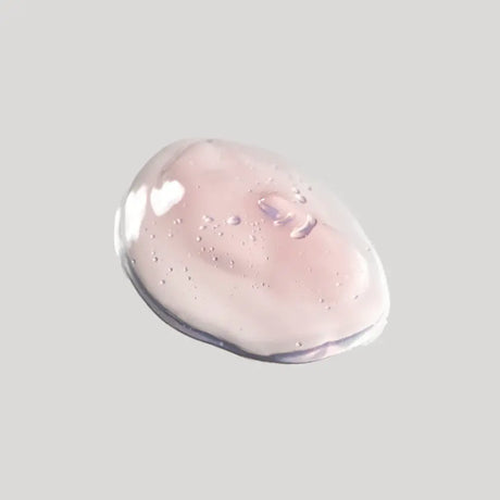A drop of Young Goose Hyperbaric Mask shown on a solid light gray background.